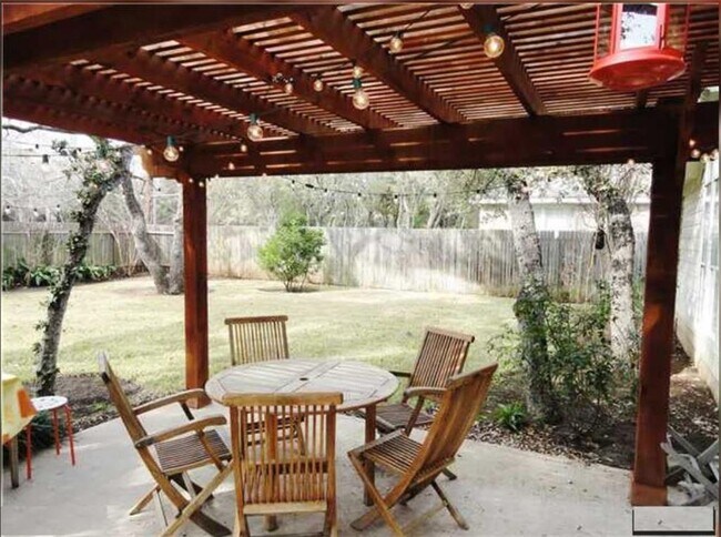 Building Photo - 5405 Apache Creek Cove