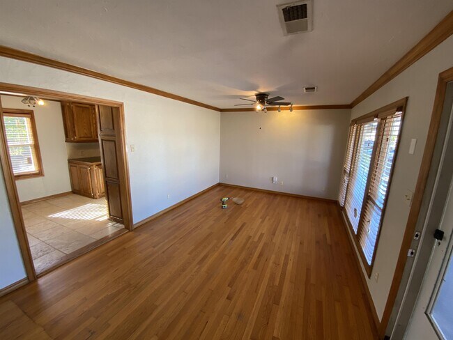 Building Photo - 1520 Carlisle Ct