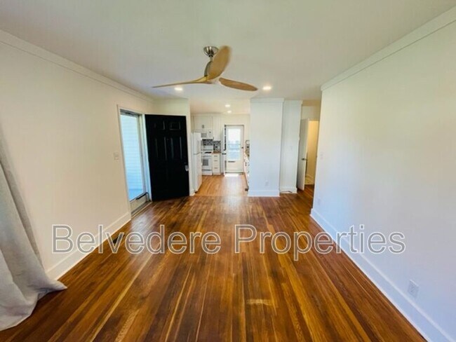 Foto del edificio - 2721 Stratford Dr