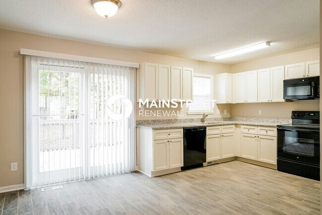 Foto del edificio - 4 Bedroom Pet-Friendly Home in Durham, NC with Main Street Renewal