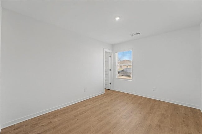 Building Photo - 3021 Laredo Ln