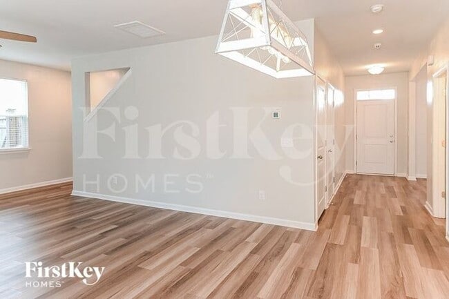 Building Photo - 620 Wayton Cir