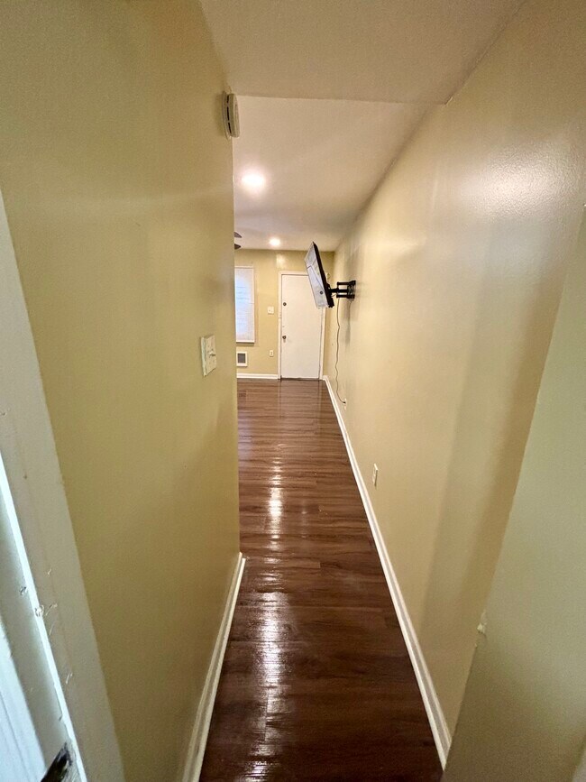 Foto del edificio - 6043 Wister St