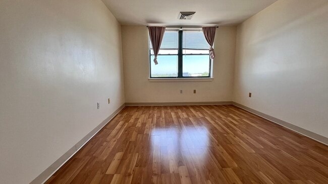 Building Photo - 100 W Squantum St