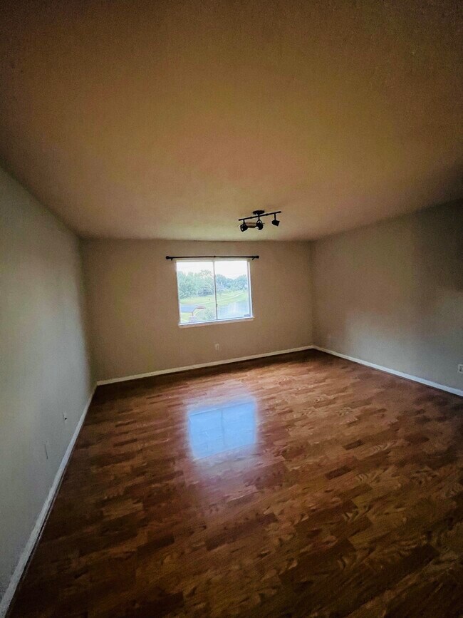 Foto del edificio - 23134 N Waterlake Dr