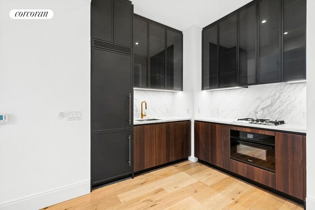 Building Photo - 30 E 29th St