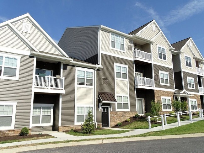 Foto del edificio - 200 Pond Vista Lane