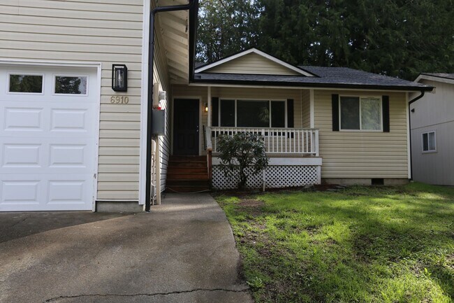 Foto del edificio - Port Orchard 3 Bedroom Available now!
