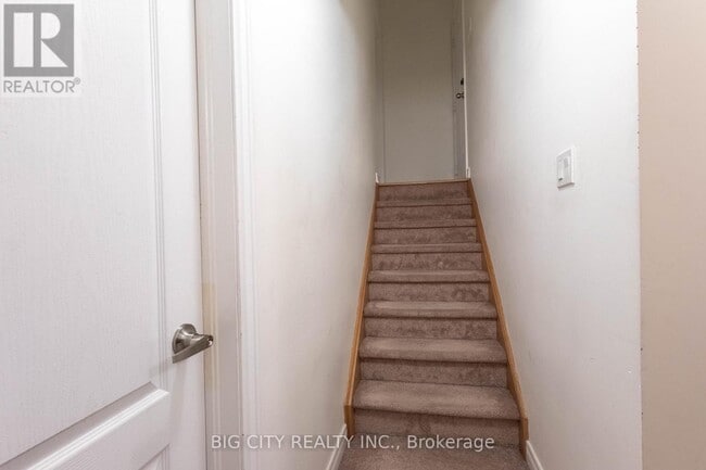 Building Photo - 104 Port Arthur Cres