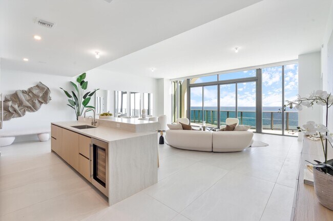 Foto del edificio - 900 N Ocean Blvd