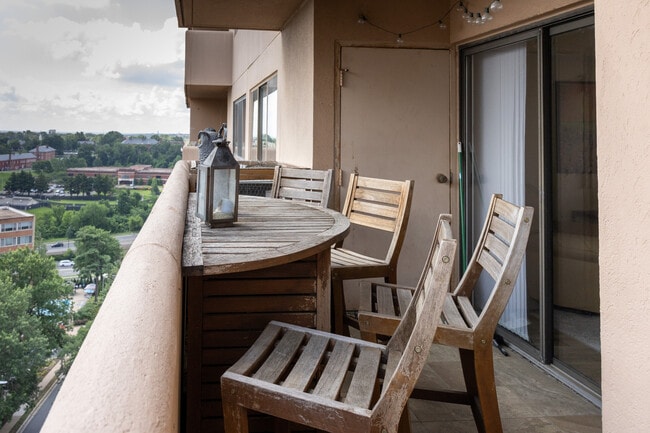 Photo - 1301 N Courthouse Rd