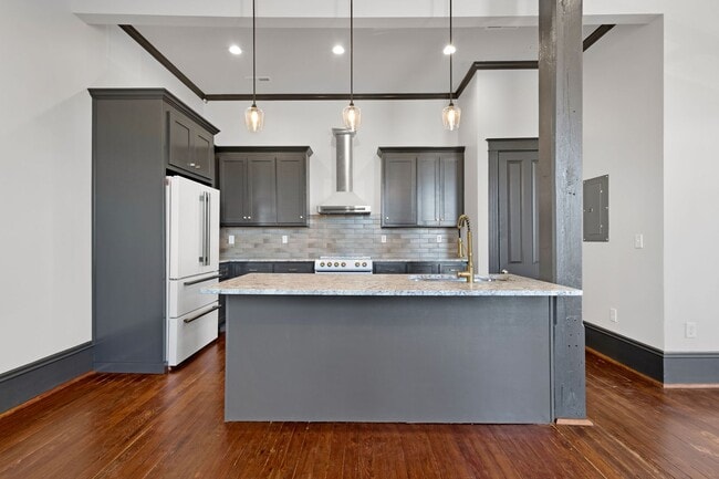 Building Photo - Luxury Living in a Fully Renovated Historic Building