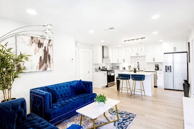 Foto del edificio - 8356 Adams St