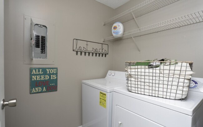 Foto del edificio - 733 Caledon Ct