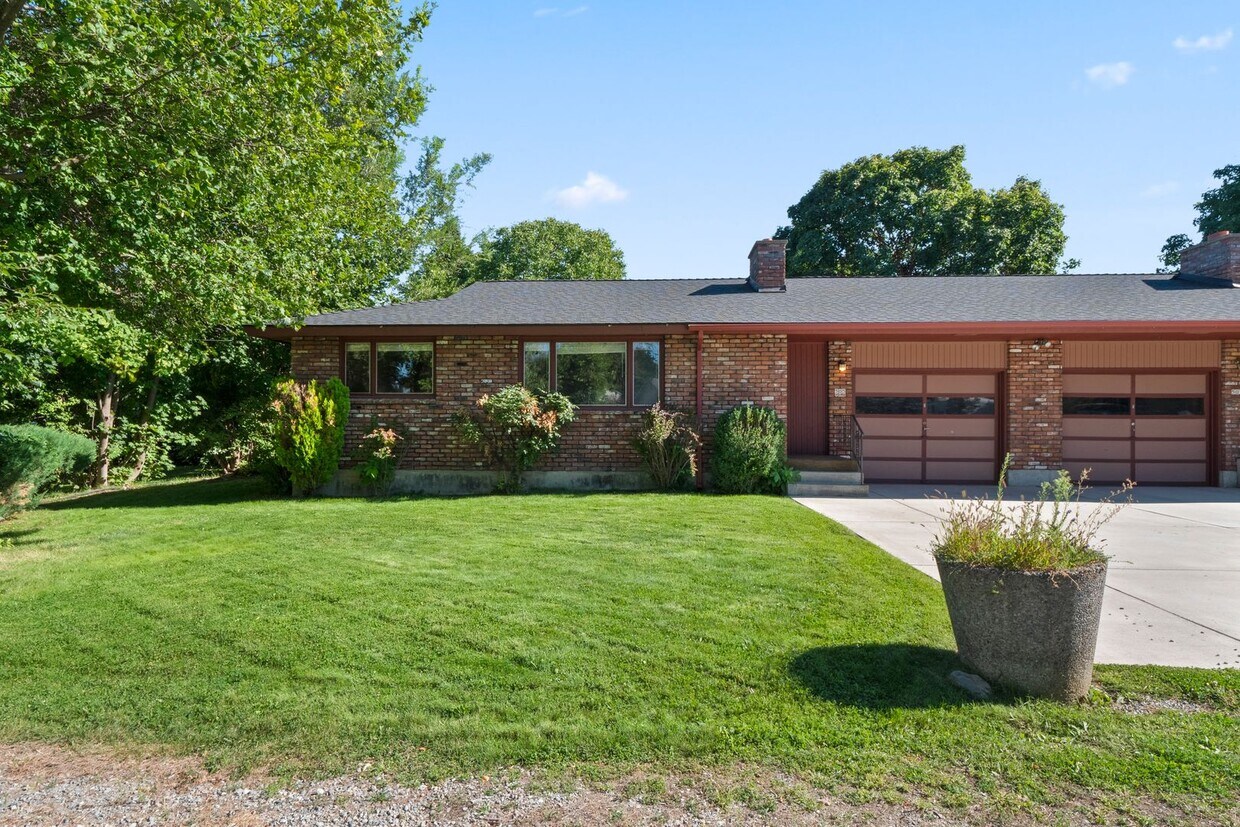 Primary Photo - 505 W Ivanhoe Rd