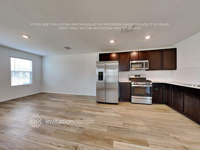 Foto del edificio - 3203 Crestone Dr