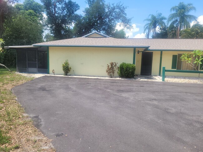 23 lago en forma de media luna con lanai - 23 Crescent Lake Dr