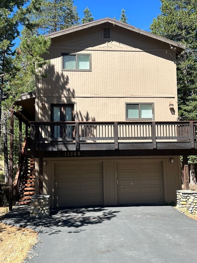 Building Photo - 11368 Lucerne Ln