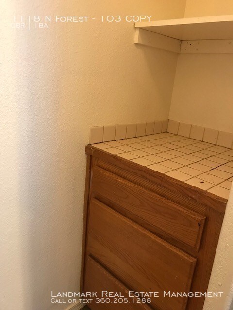 Foto del edificio - 1118 N Forest St