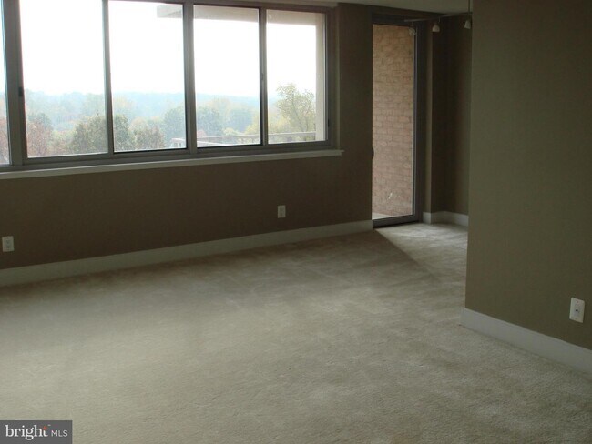 Foto del edificio - 1220 Blair Mill Rd