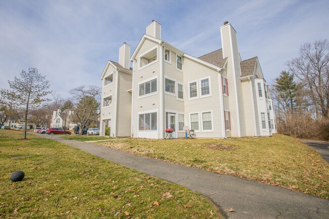 Building Photo - Lovely 2 BR/2 BA Condo in Upper Marlboro!