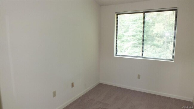 Foto del edificio - 2103 Turtle Creek Dr