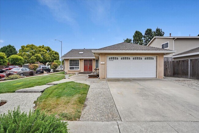 Building Photo - 3 br, 2 bath House - 36987 REYNOLDS DRIVE