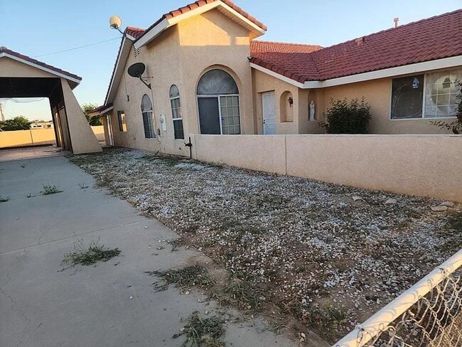 Building Photo - California City Family Home