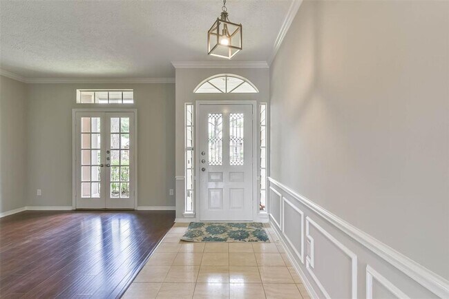 Building Photo - Gorgeous Bay Forest home for lease. Fully ...