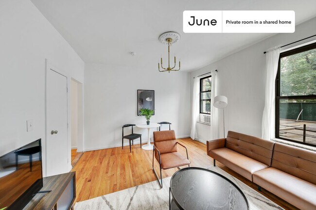Foto del edificio - Room in Shared 3 bed/1 bath home