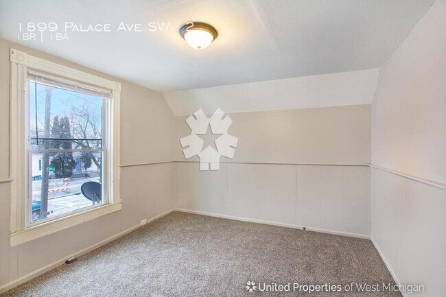 Building Photo - 1899 Palace Ave SW