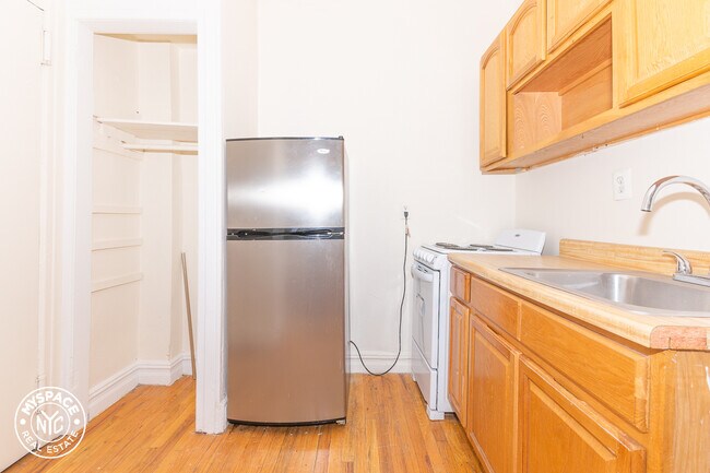 Foto del edificio - 552 Lincoln Pl