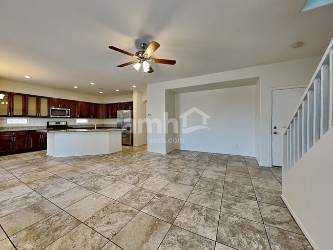 Building Photo - 7825 S 73rd Ln