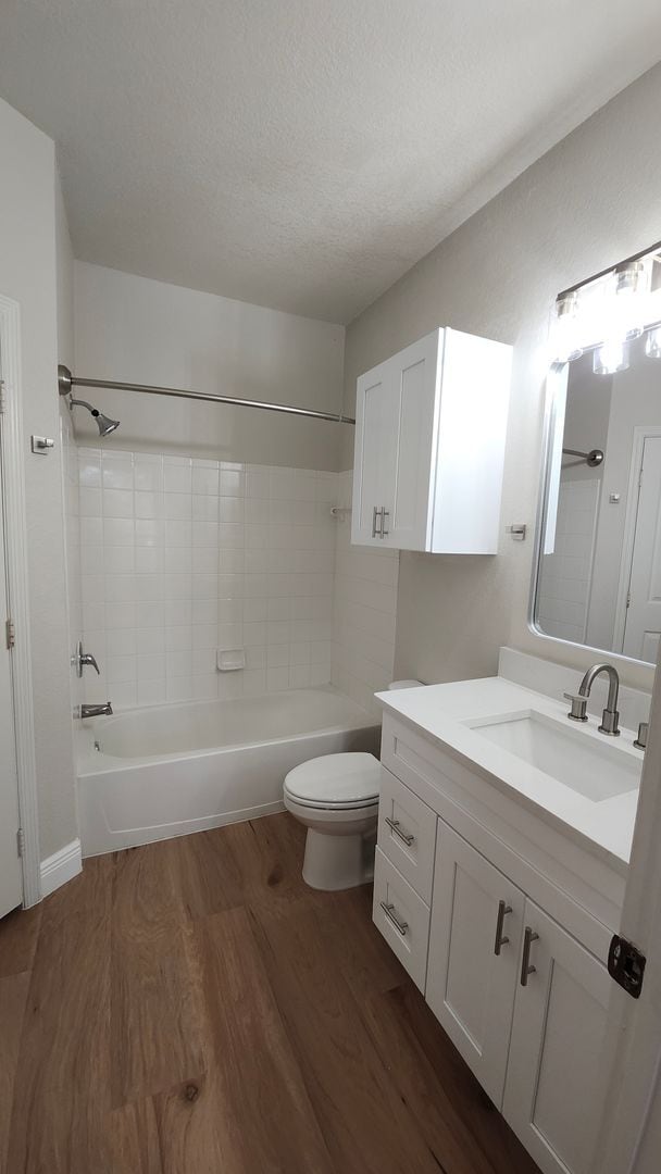 Building Photo - Single Family Home