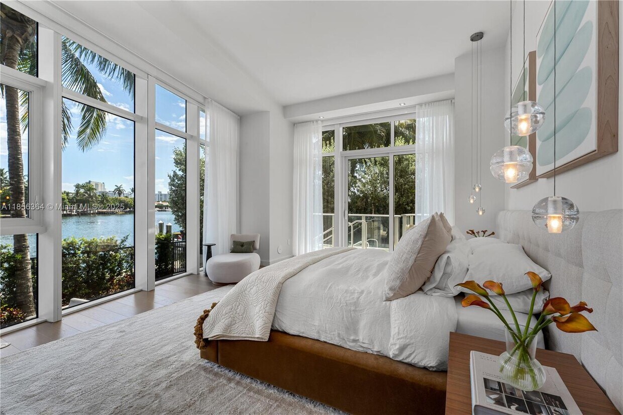 Foto principal - 4701 Meridian Ave