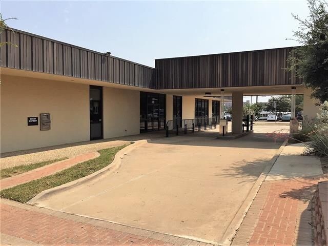 Foto del edificio - 410 E Abram St