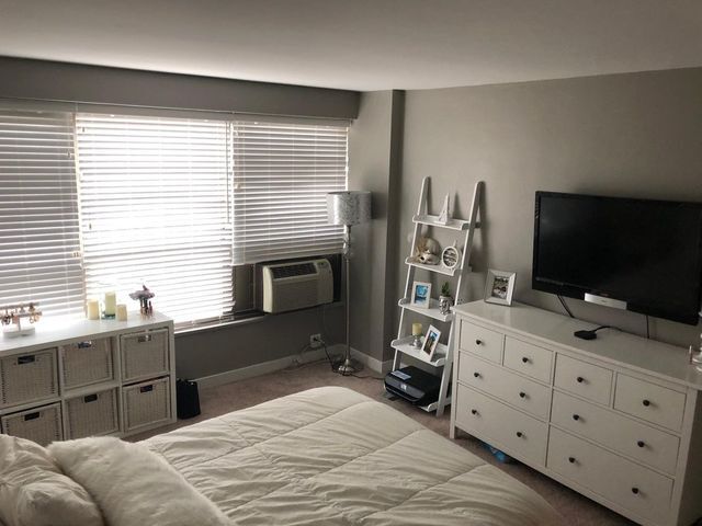 Foto del edificio - 2930 N Sheridan Rd
