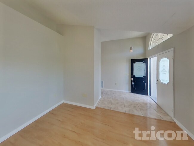 Foto del edificio - 14638 Coronado Dr