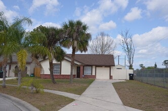 Building Photo - 1316 Holly Springs Cir