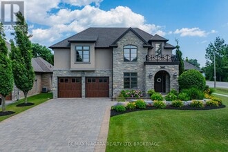 Building Photo - 50 Sandalwood Cres
