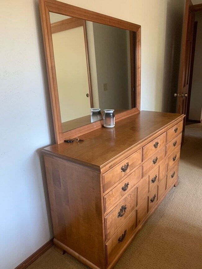 Building Photo - FURNISHED BEDROOM FOR RENT IN GORGEOUS 3 B...