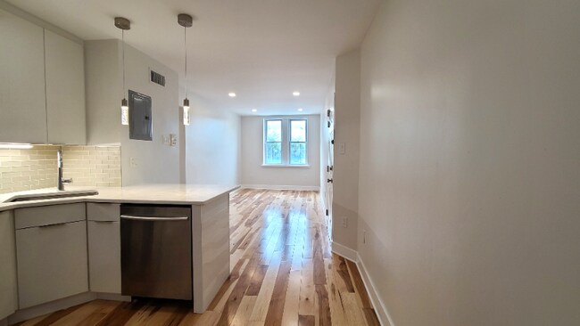 Building Photo - 6405 Boulevard E
