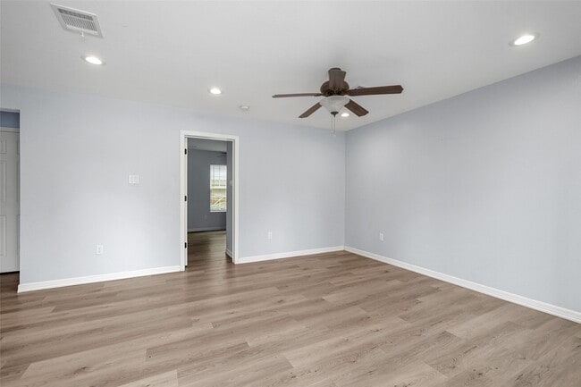 Foto del edificio - 8595 Parkway Dr