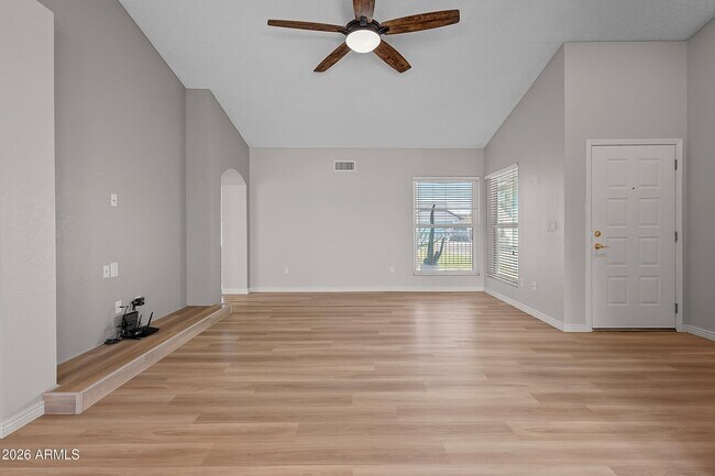 Building Photo - 8708 W Golden Ln