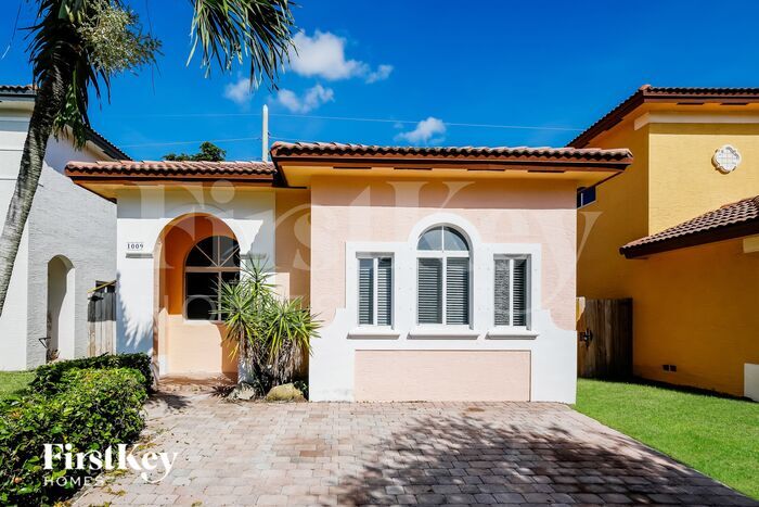 Foto principal - 1009 NE 41st Terrace