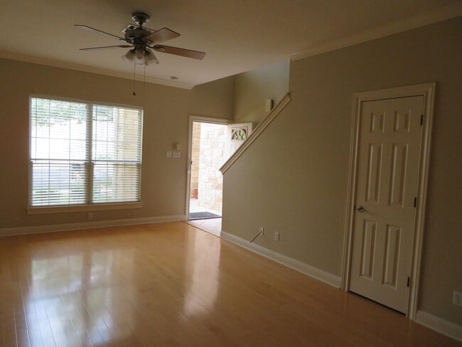 Building Photo - MORADO COVE CONDOS  --  FREE RENT - CALL F...