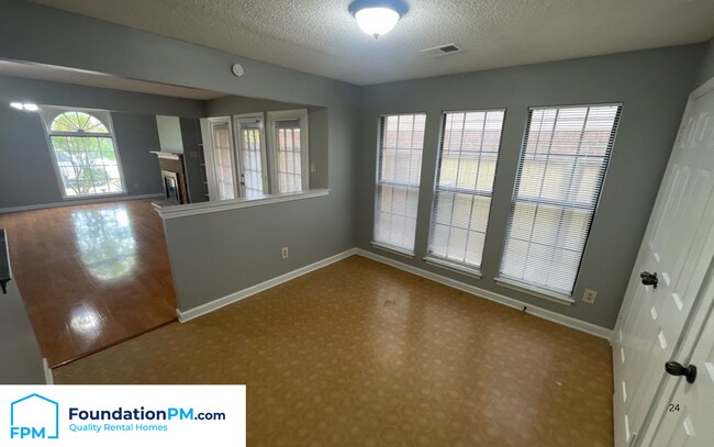 Foto del edificio - 8265 Cedar Chest Dr