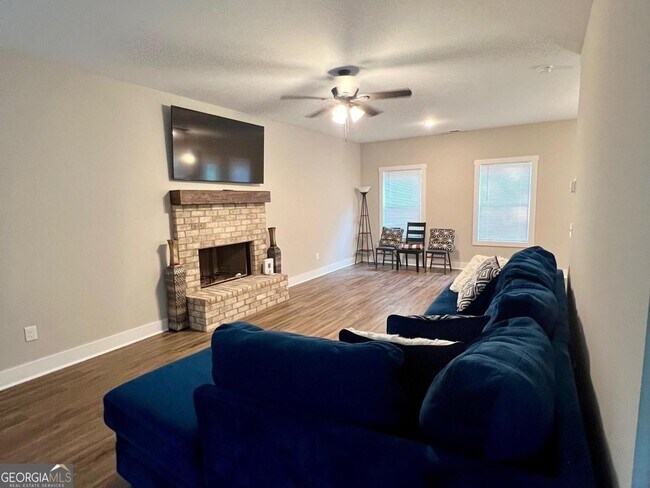 Foto del edificio - 144 Ducati Dr