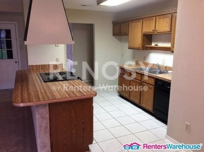 Building Photo - 7517 Oak Ridge Dr
