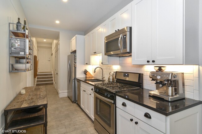 Kitchen - 447 W Webster Ave